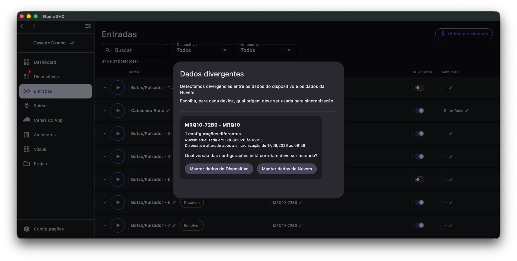 Janela Dados divergentes com o cartão de um equipamento e os botões de escolha