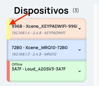 Cartões dos dispositivos com marcadores vermelho, amarelo e verde no canto esquerdo