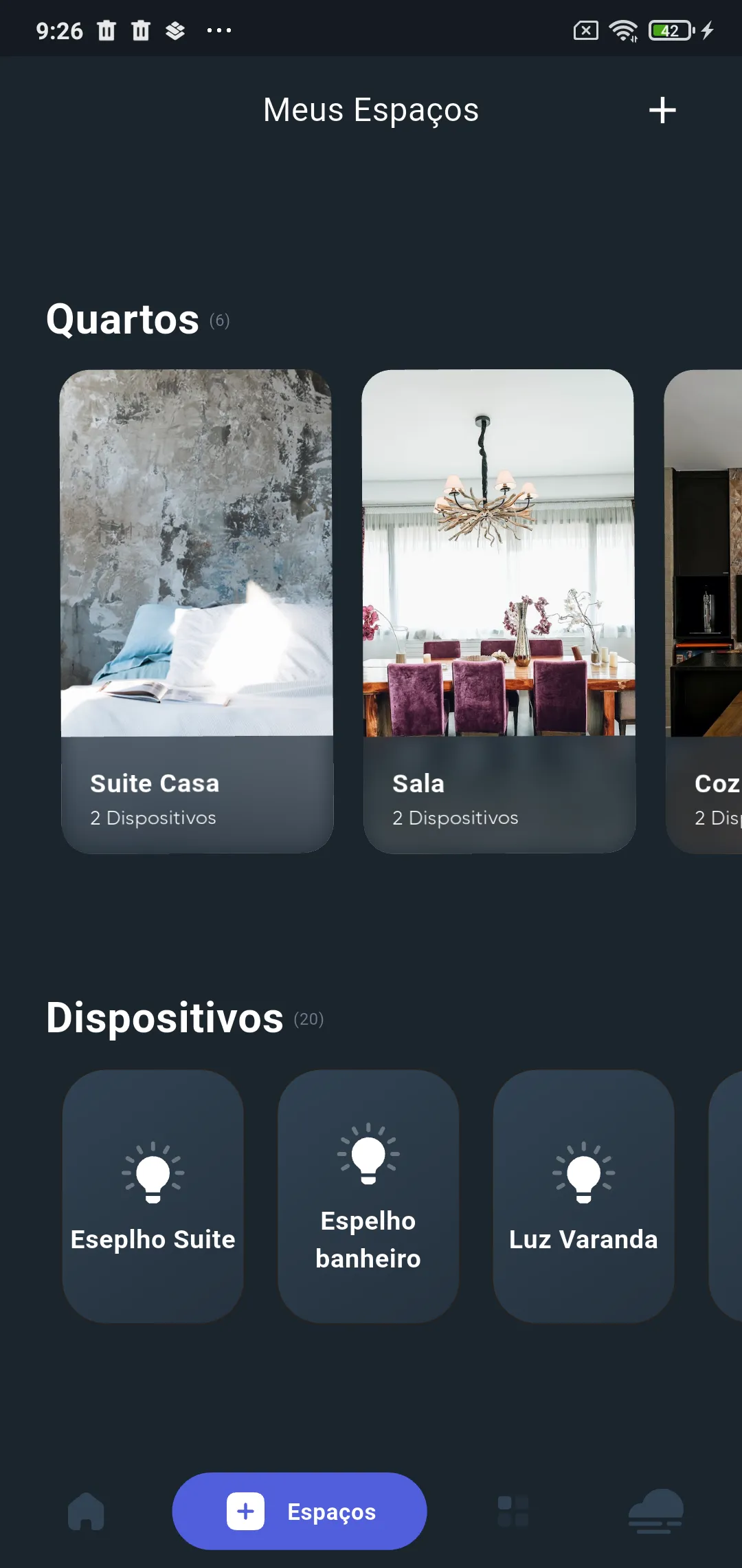 Tela Meus Espaços com a lista de quartos da casa em cartões e, abaixo, a lista de dispositivos